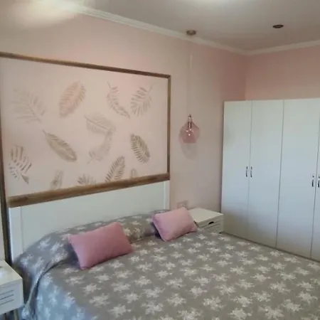 Apartamento апартамент за гости La Bellissima Burgas